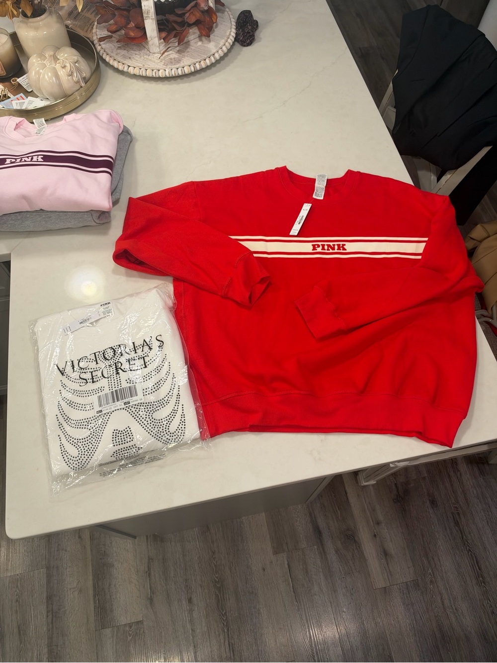 4 PINK XL Victoria's Secret Crewneck Sweatshirts & Hoodie brand new smoke free - Picture 5 of 8